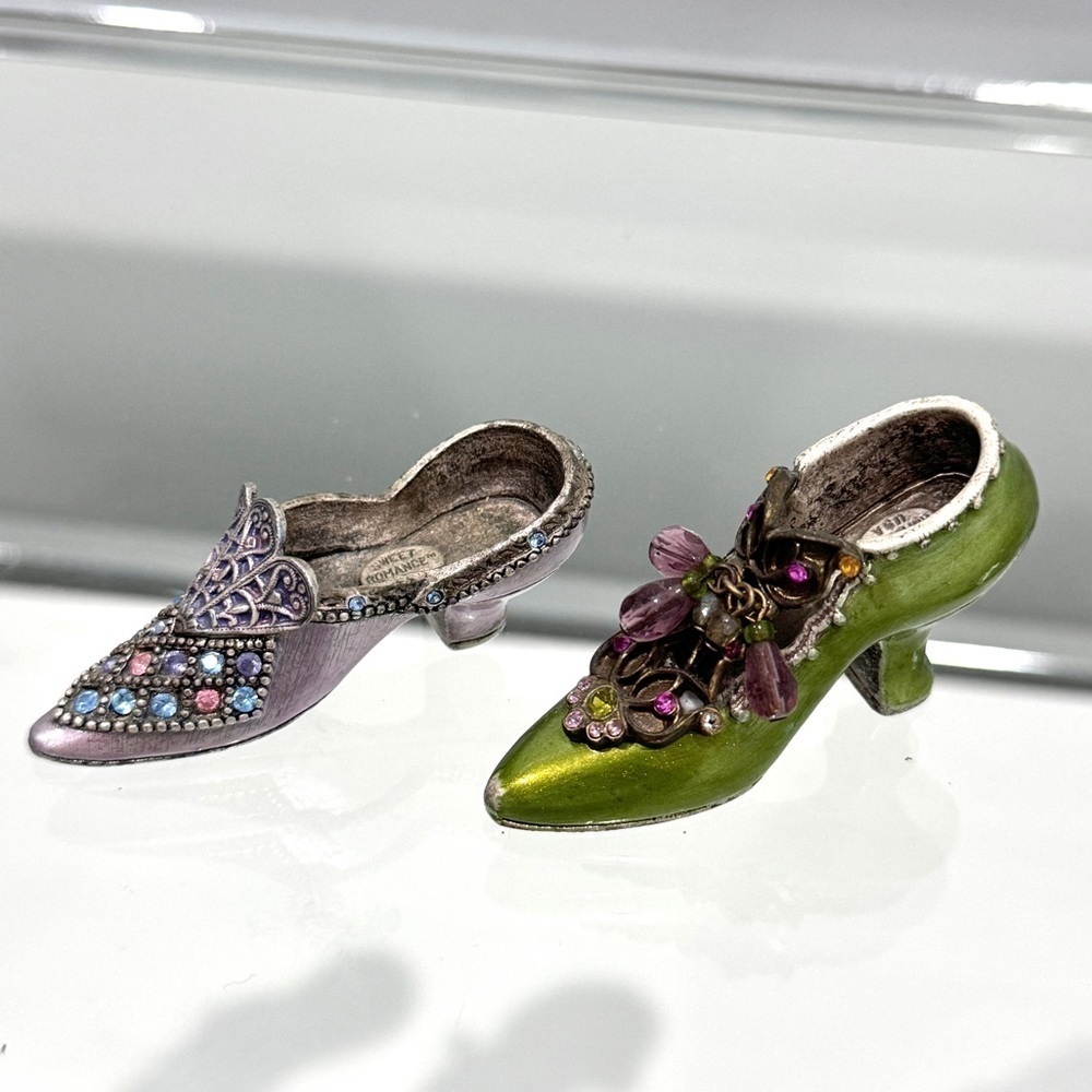 Sweet Romance Metal Miniature Shoes 2.5 inches (2 pieces)
